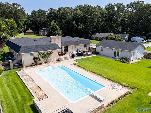 5th image of 2721 Hunterwood Dr SE
