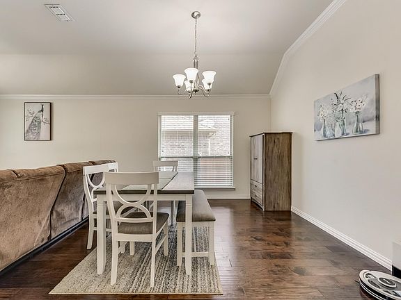 5th image of 416 Parkhaven Dr