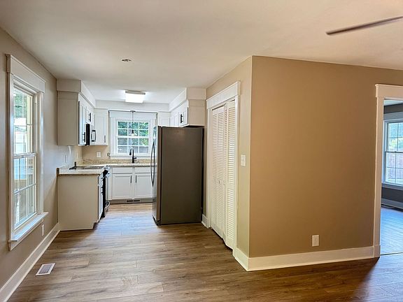 4th image of 1564 Mary Beth Ln