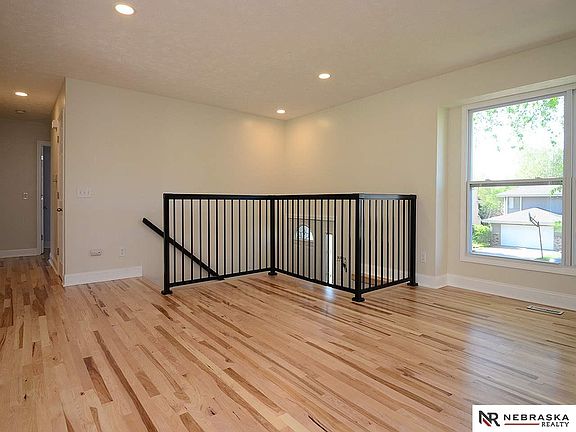 5th image of 15218 Douglas Cir