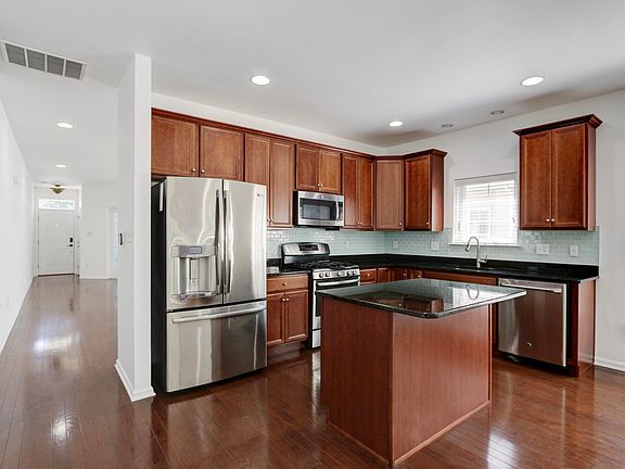 3rd image of 103 Violet Dr