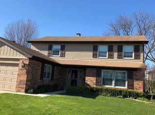 633 Tennyson Dr, Wheaton, IL 60189