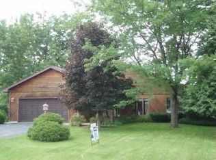 140 W Fuller Dr, Waterman, IL 60556