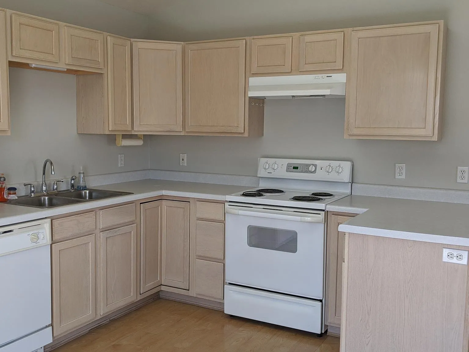 3 bed, 1046 sqft, $2,125 — Photo 3