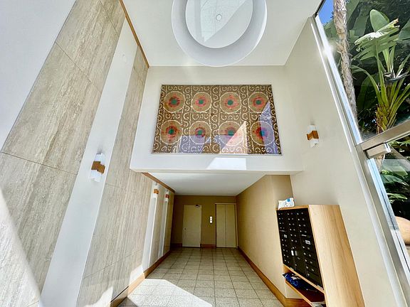3rd image of 1400 California Ave #303