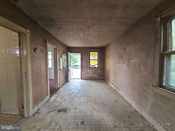 2nd image of 25 Chester Ave