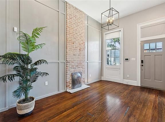 2nd image of 2227 Iberville St