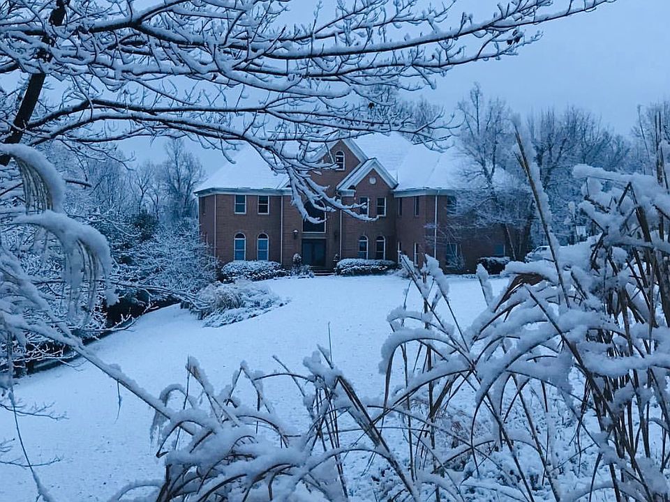 1st image of 22 Woodcliff Dr