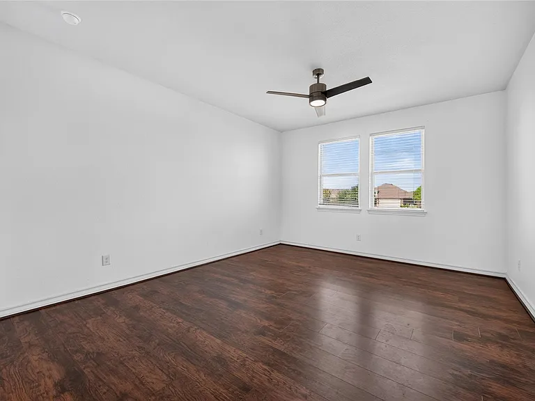 7634 Leonardo Dr — Photo 11