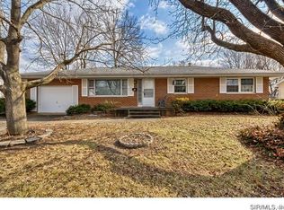 303 Watt St, Troy, IL 62294