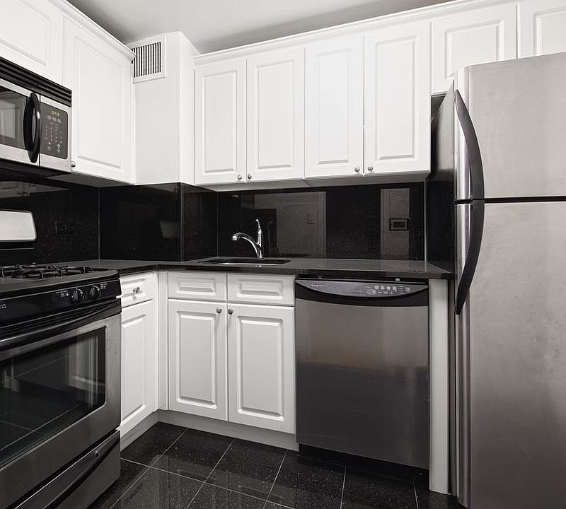 1st image of 305 E 86th St APT 21NW