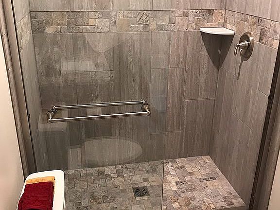 2nd image of 5534 Forest Dr