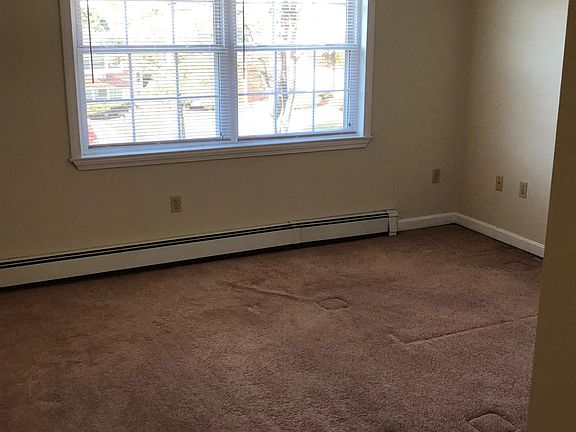 4th image of 5 Tara Dr Unit 9