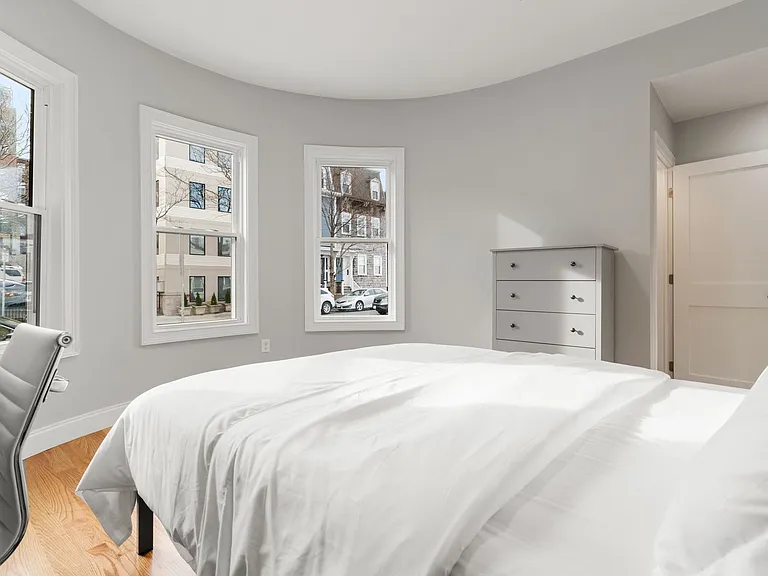 36 Emerson St — Photo 2