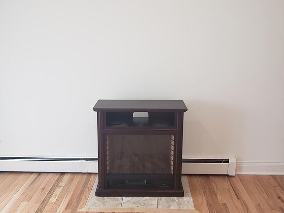 4th image of 7927 Woodridge Dr #207
