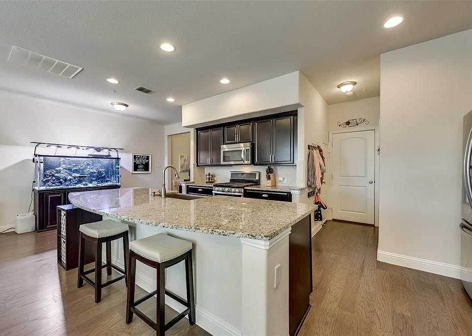 1st image of 2677 Chambers Dr
