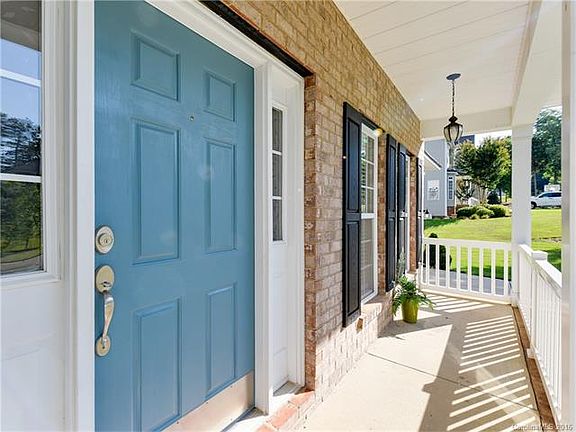 3rd image of 9720 Tufts Dr