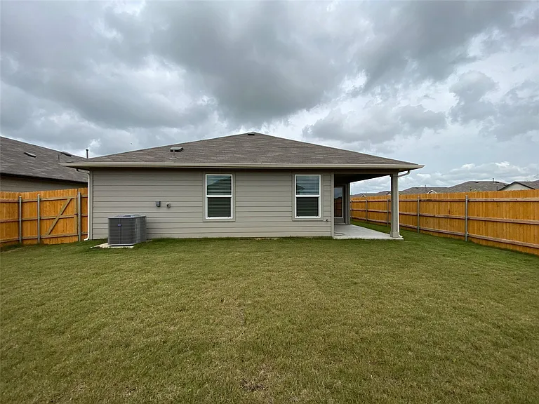 140 Fire Oak Dr — Photo 29