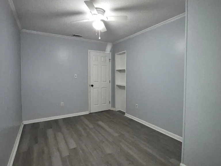 111 Becky St — Photo 13