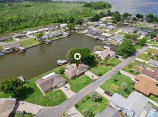 26632 W Cove Dr, Tavares, FL 32778