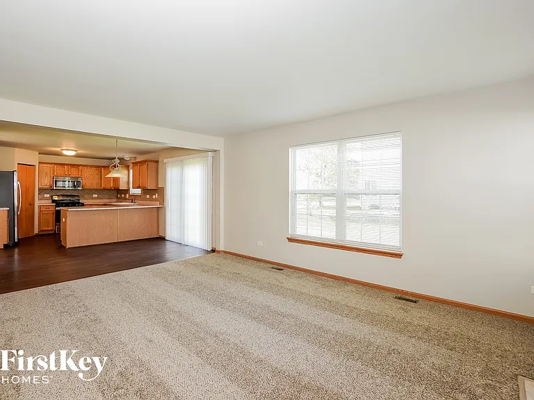 16460 Kingsbrook Dr — Photo 3
