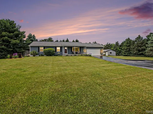 10186 Converse Rd, Fowlerville, MI 48836