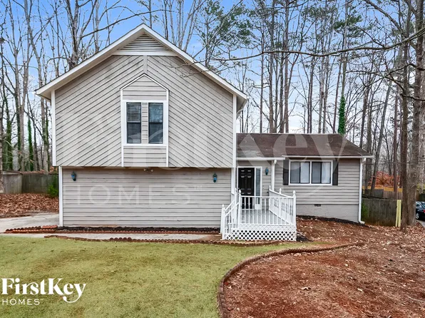 855 Lost Creek Cir, Stone Mountain, GA 30088