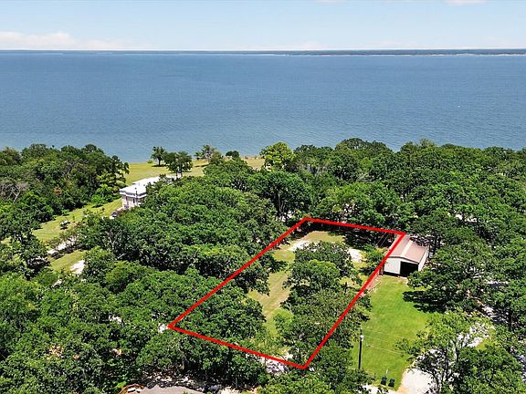 2nd image of 138 Daniel Ln