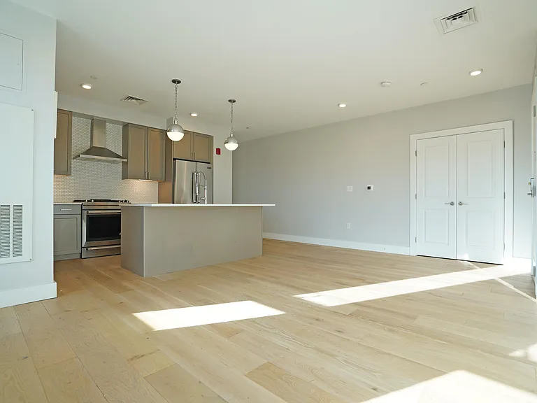 1650 Commonwealth Ave #303 — Photo 5
