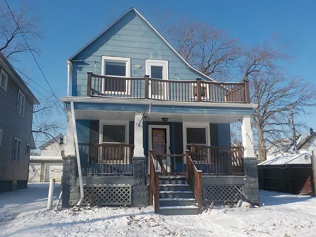 2038 W 103rd St photo 1