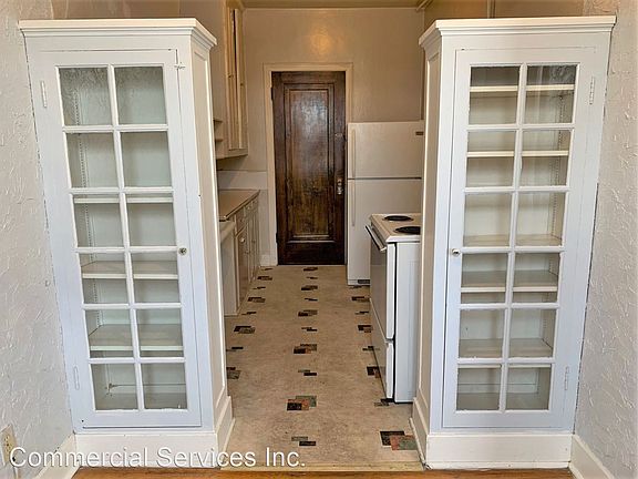 5th image of 615 S Center St #208