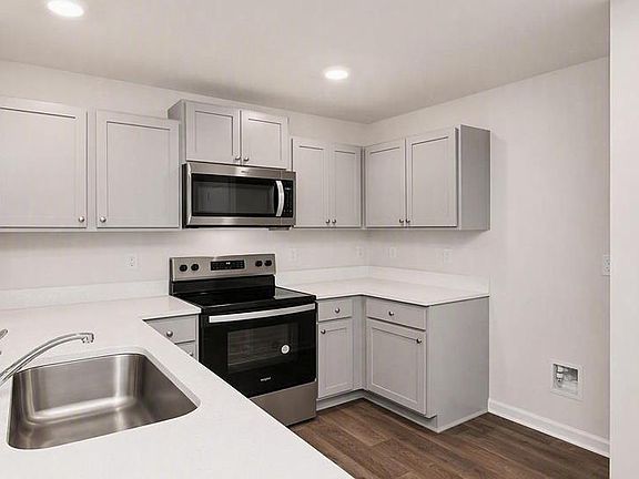 4th image of 808 Gatestone Way