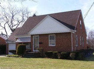 1692 Sunview Rd, Lyndhurst, OH 44124