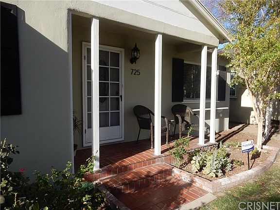 4th image of 725 N Griffith Park Dr