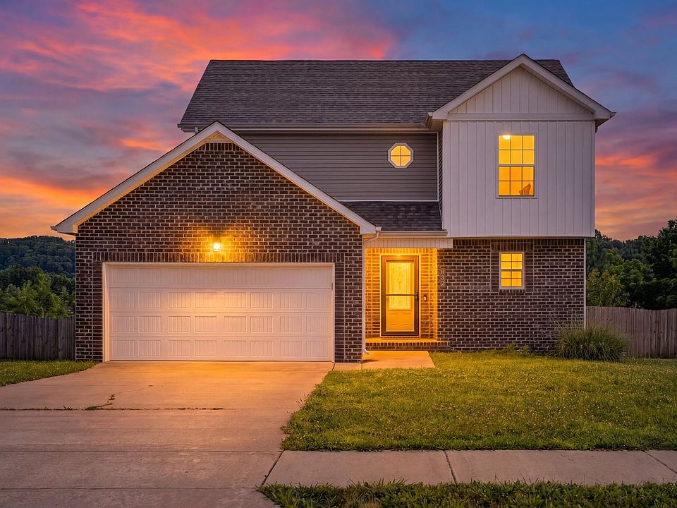 1st image of 832 Crestone Ln