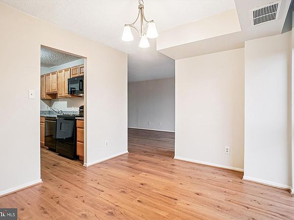 4th image of 2300 Pimmit Dr #0