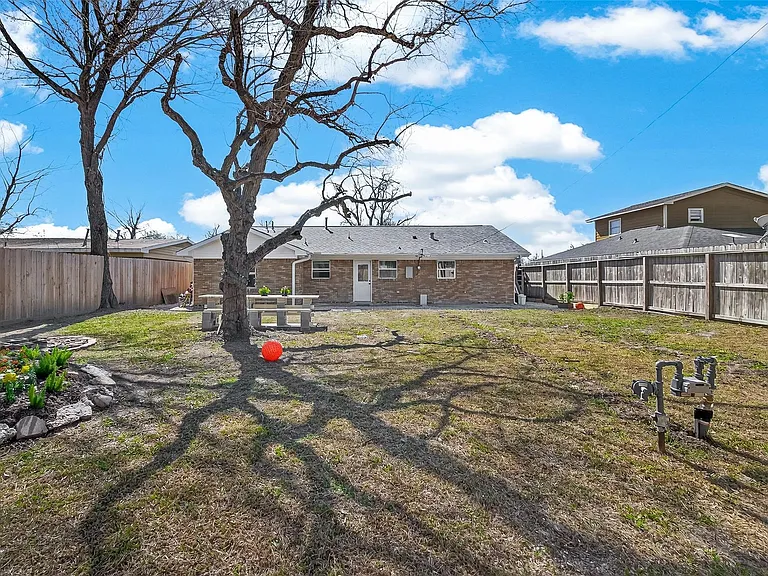 339 E Delz Dr — Photo 11