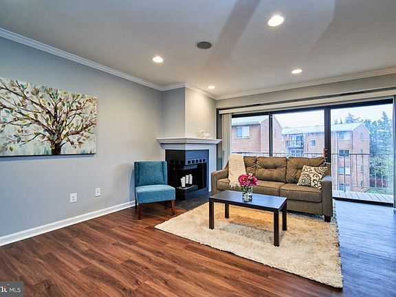 4th image of 4360 Lee Hwy APT 303