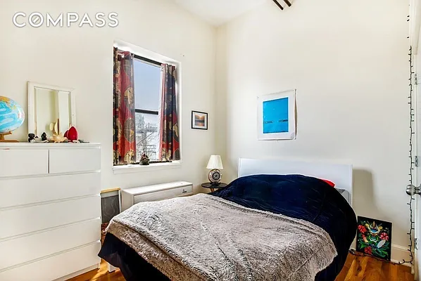 Rented by Compass | media 7