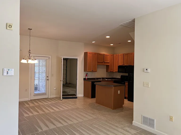 354 Summergate Dr — Photo 2