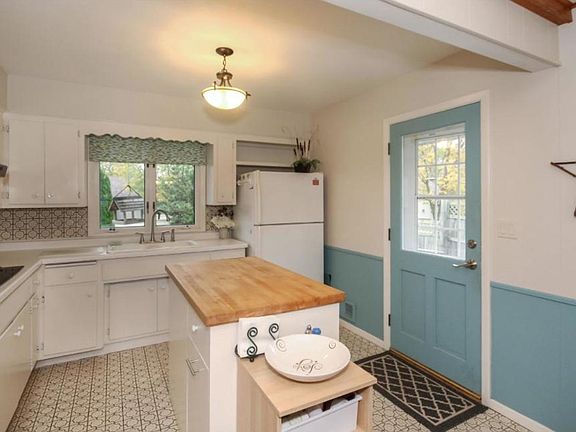 3rd image of 3314 Edgerton St