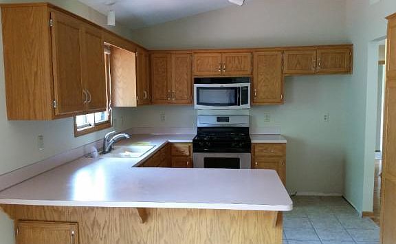3rd image of 177 Smoketree Ln