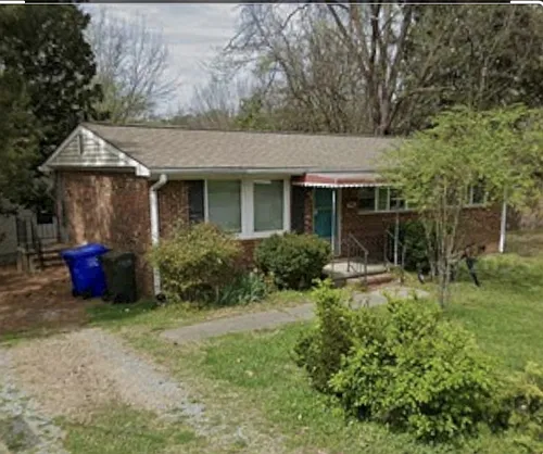 324 McDade St Photo 1