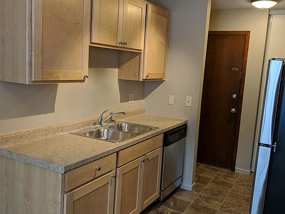 5th image of 7501 Greenfield Ave #6264496