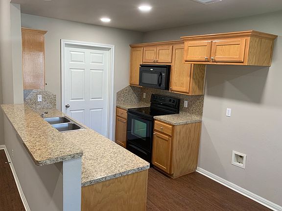 3rd image of 405 Mahon Hollow Dr