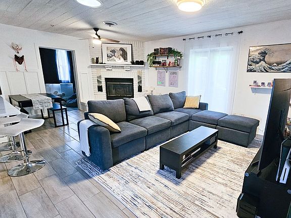 5th image of 1855 Eastbrook Blvd #4