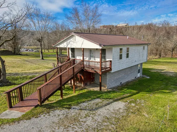 559 Riverside Dr, West Liberty, KY 41472