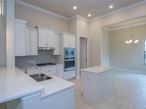 3rd image of 921 N Hunt Club Dr
