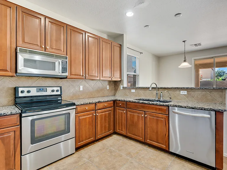 3557 E Odessa Dr — Photo 5