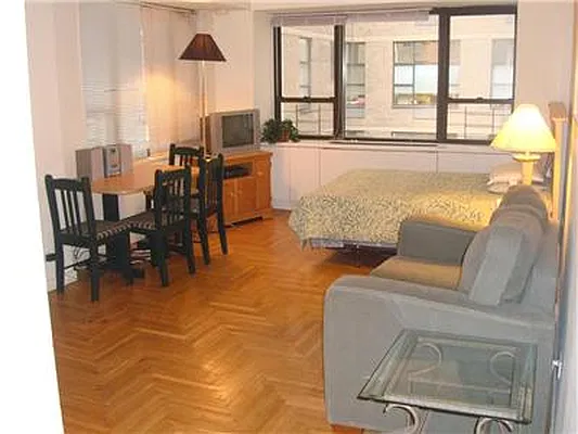 Rented by J. One Corporation | media 1